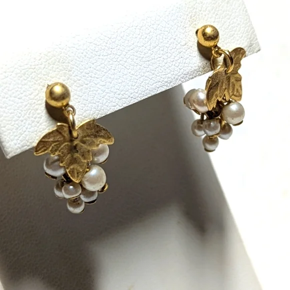Vintage Goldtone and Faux Pearl Grape Cluster Pierced Earrings - Picture 5 of 9